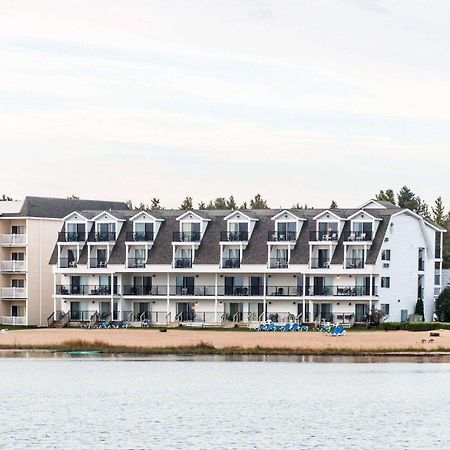 Quality Inn & Suites Mackinaw City Beachfront Εξωτερικό φωτογραφία