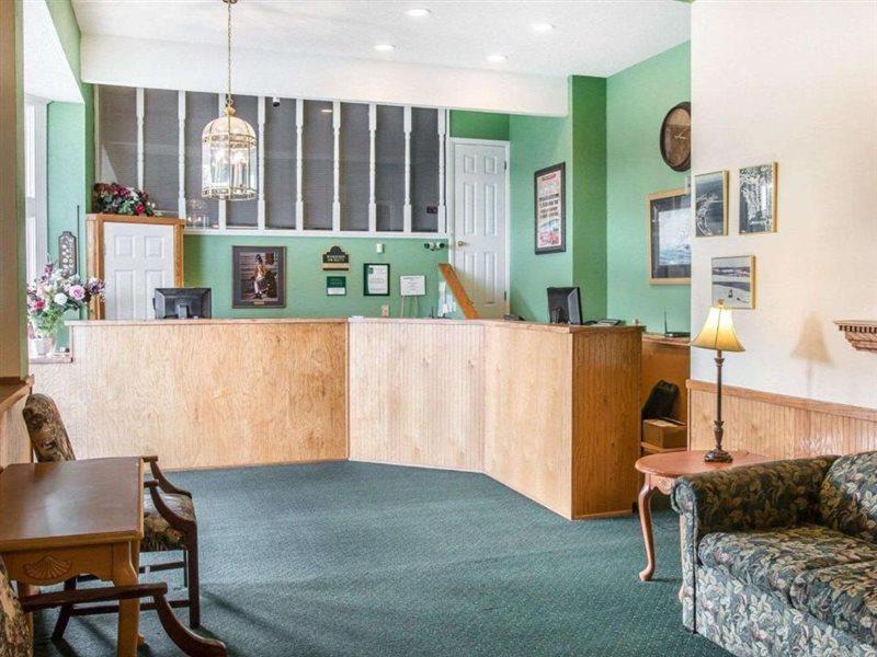 Quality Inn & Suites Mackinaw City Beachfront Εξωτερικό φωτογραφία
