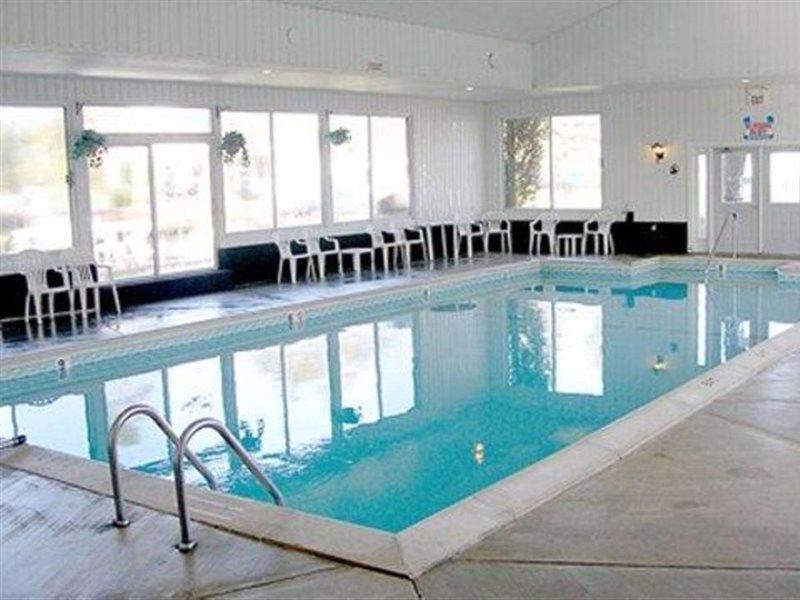 Quality Inn & Suites Mackinaw City Beachfront Εξωτερικό φωτογραφία