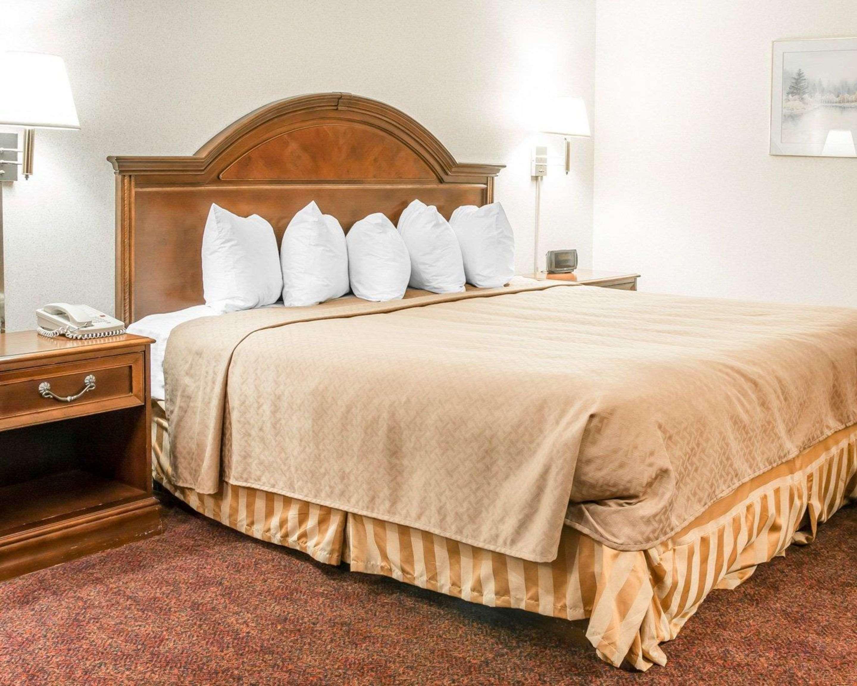 Quality Inn & Suites Mackinaw City Beachfront Εξωτερικό φωτογραφία