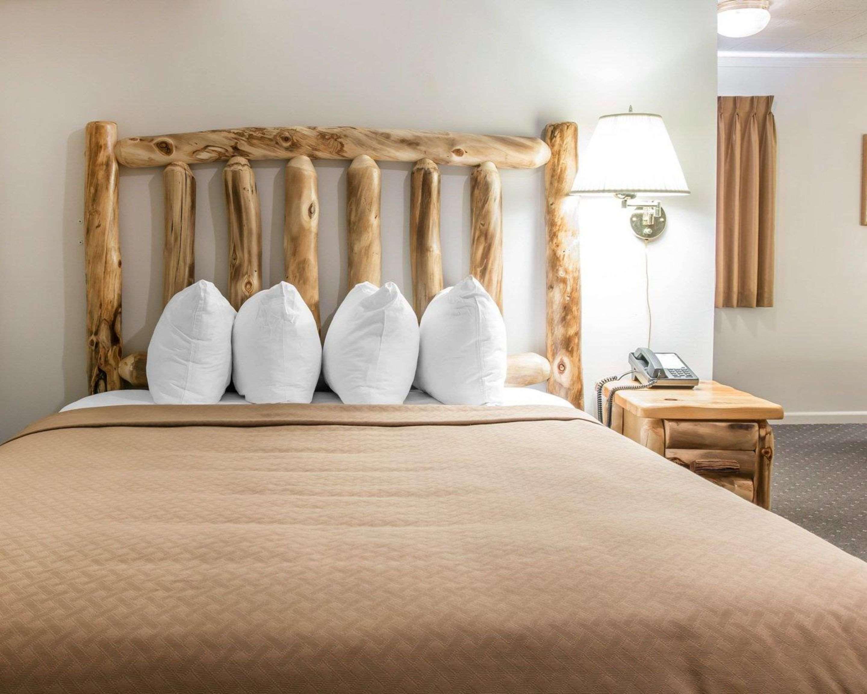 Quality Inn & Suites Mackinaw City Beachfront Εξωτερικό φωτογραφία