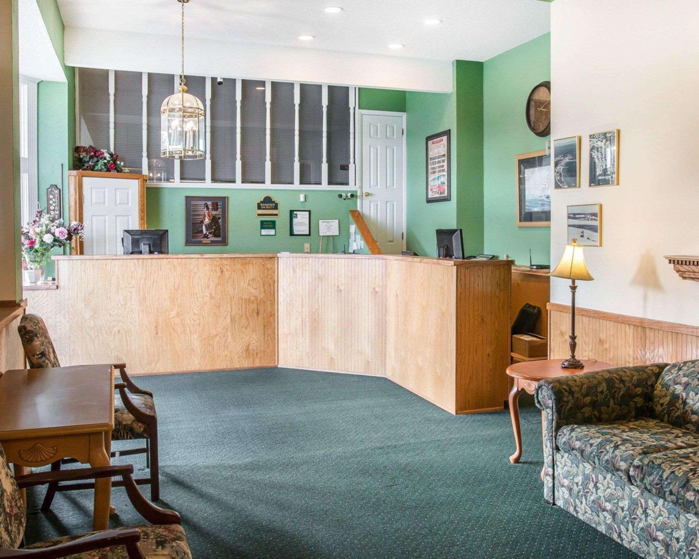 Quality Inn & Suites Mackinaw City Beachfront Εξωτερικό φωτογραφία