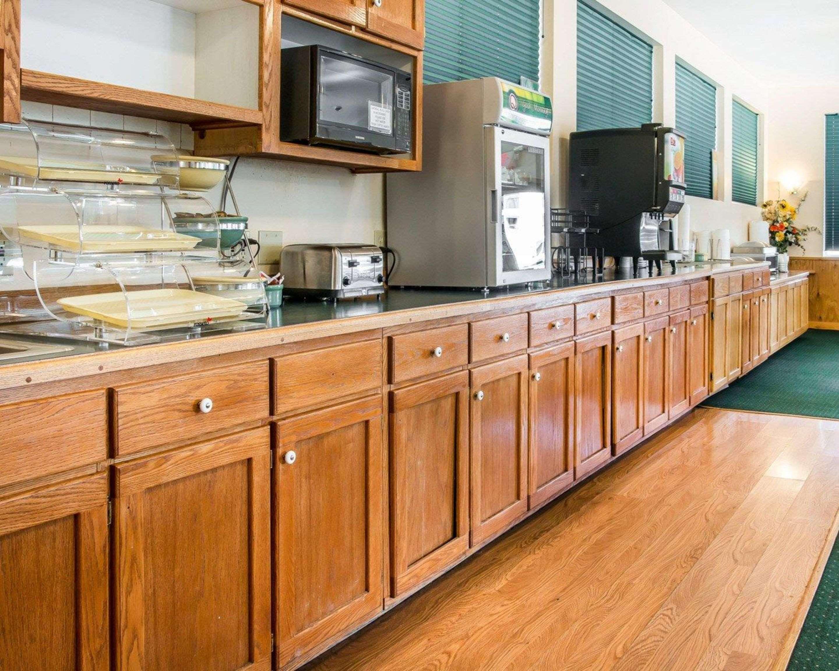 Quality Inn & Suites Mackinaw City Beachfront Εξωτερικό φωτογραφία