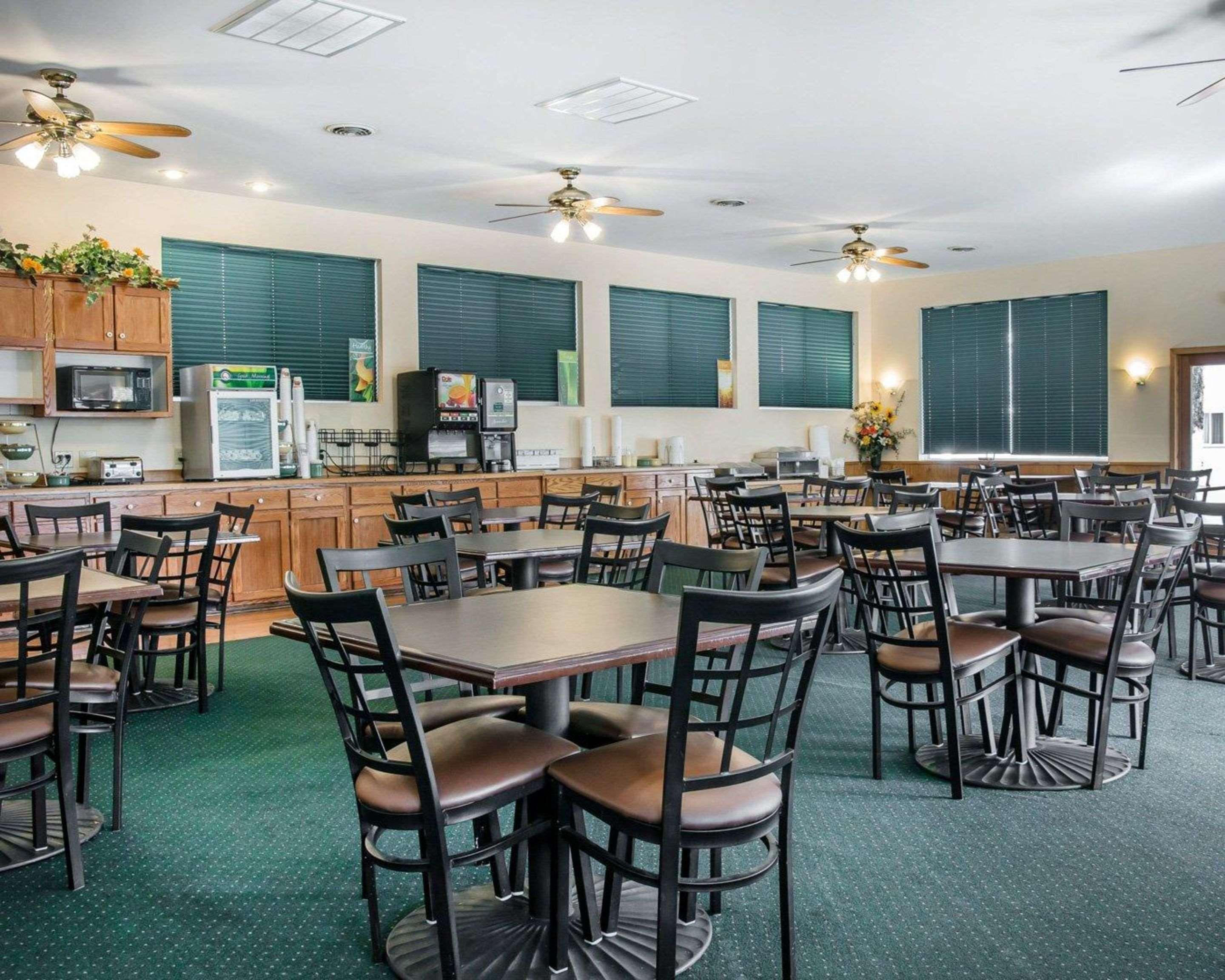 Quality Inn & Suites Mackinaw City Beachfront Εξωτερικό φωτογραφία