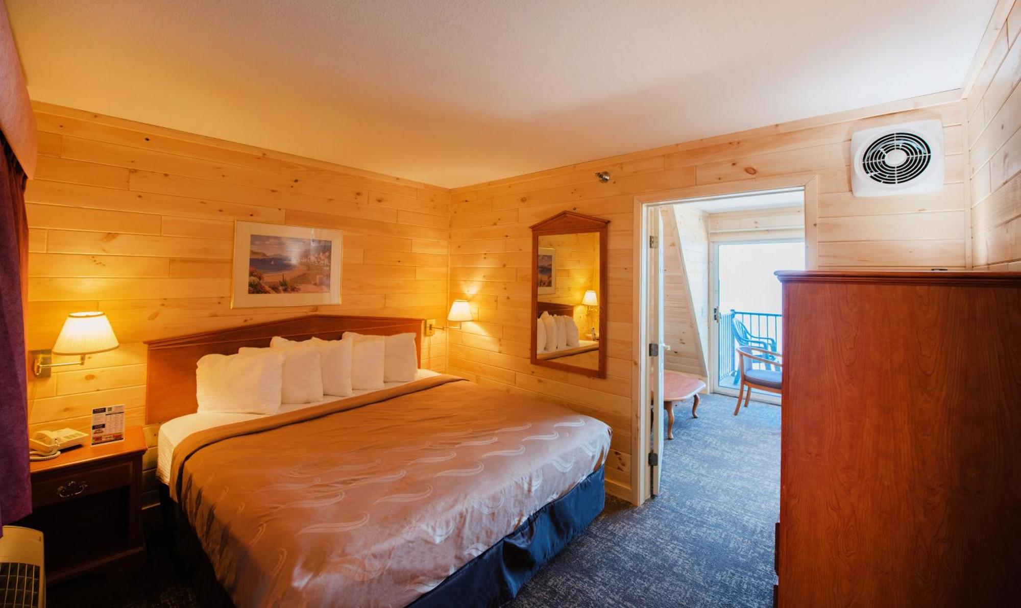 Quality Inn & Suites Mackinaw City Beachfront Εξωτερικό φωτογραφία