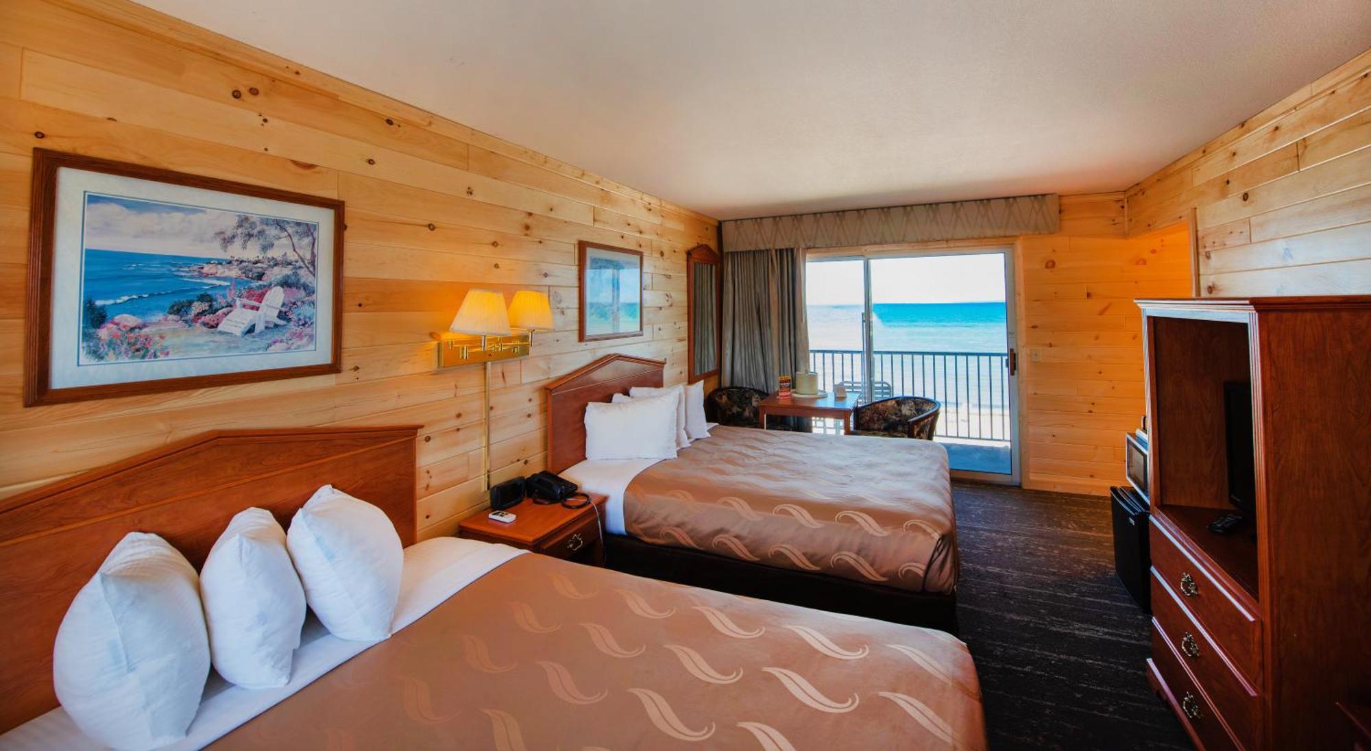 Quality Inn & Suites Mackinaw City Beachfront Εξωτερικό φωτογραφία