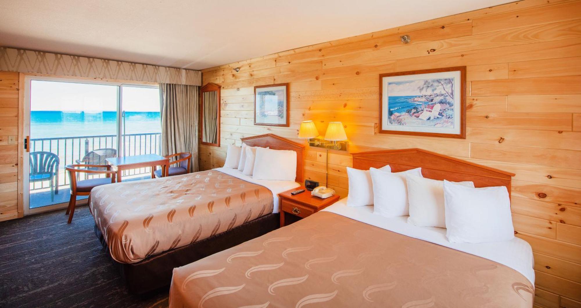 Quality Inn & Suites Mackinaw City Beachfront Εξωτερικό φωτογραφία