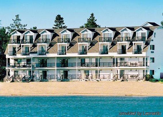 Quality Inn & Suites Mackinaw City Beachfront Εξωτερικό φωτογραφία