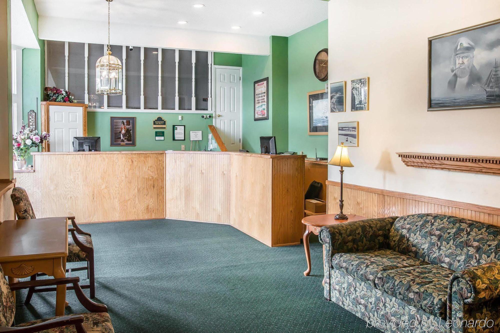 Quality Inn & Suites Mackinaw City Beachfront Εξωτερικό φωτογραφία